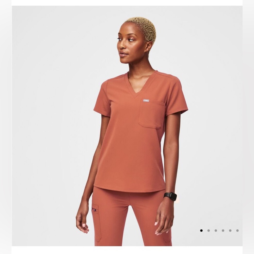 Figs Catarina One Pocket Scrub Top Size XS Terracotta